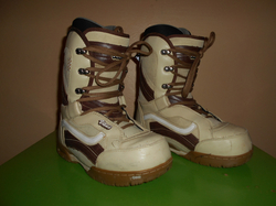 Juniorské snowboardové topánky VANS MANTRA 23,5cm, VÝBORNÝ STAV