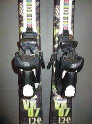 Juniorské lyže DYNAMIC VR 07 120cm + Lyžiarky 23,5cm, VÝBORNÝ STAV