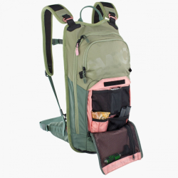 Nový batoh EVOC Stage 6L + Hydration Bladder 2L Light Olive