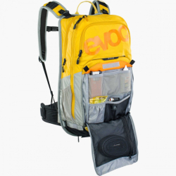 Nový batoh EVOC Stage 18L Curry-Stone