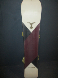 Snowboard NITRO BLACK WIDOW 153cm + viazanie, VÝBORNÝ STAV    