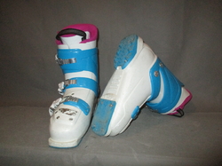 Juniorské lyžiarky NORDICA LITTLE BELLE 3 stielka 24,5cm, SUPER STAV
