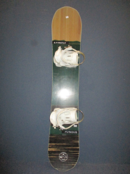 Freestyle lyže K2 POACHER 149cm, VÝBORNÝ STAV