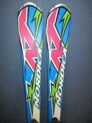 Juniorské lyže NORDICA TEAM RACE 140cm + Lyžiarky 26,5cm, SUPER STAV