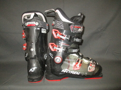 Športové lyžiarky NORDICA SPEEDMACHINE 110 R stielka 26,5cm, VÝBORNÝ STAV