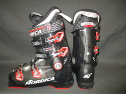 Športové lyžiarky NORDICA SPEEDMACHINE 110 R stielka 26,5cm, SUPER STAV