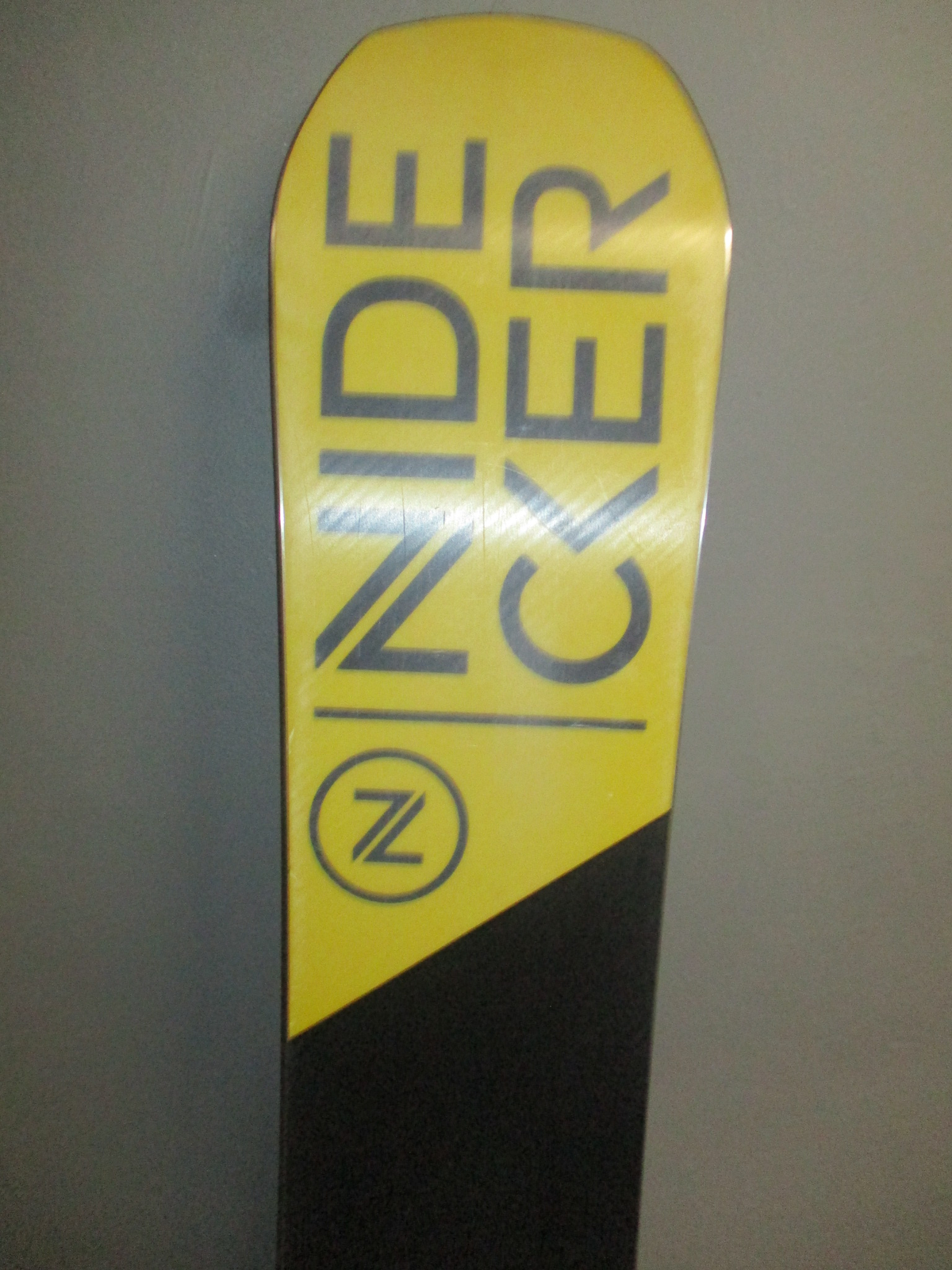 NIDECKER AXIS 152cm + viazanie  flow  