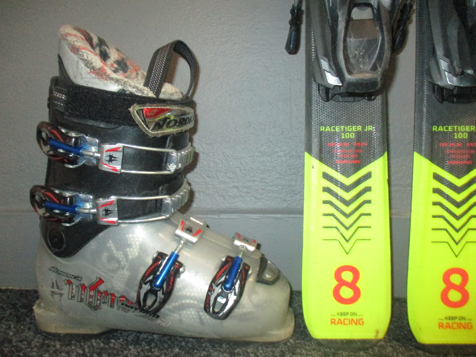VÖLKL RACETIGER Jr 100cm + Lyžáky 21,5cm