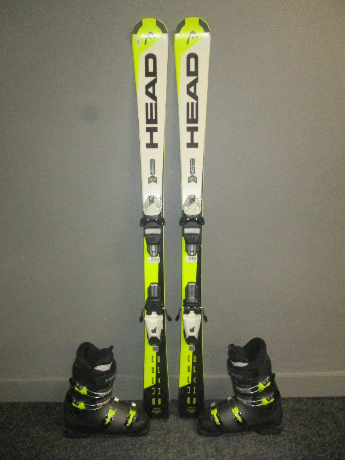 HEAD SUPERSHAPE TEAM 140cm + Lyžáky 26cm