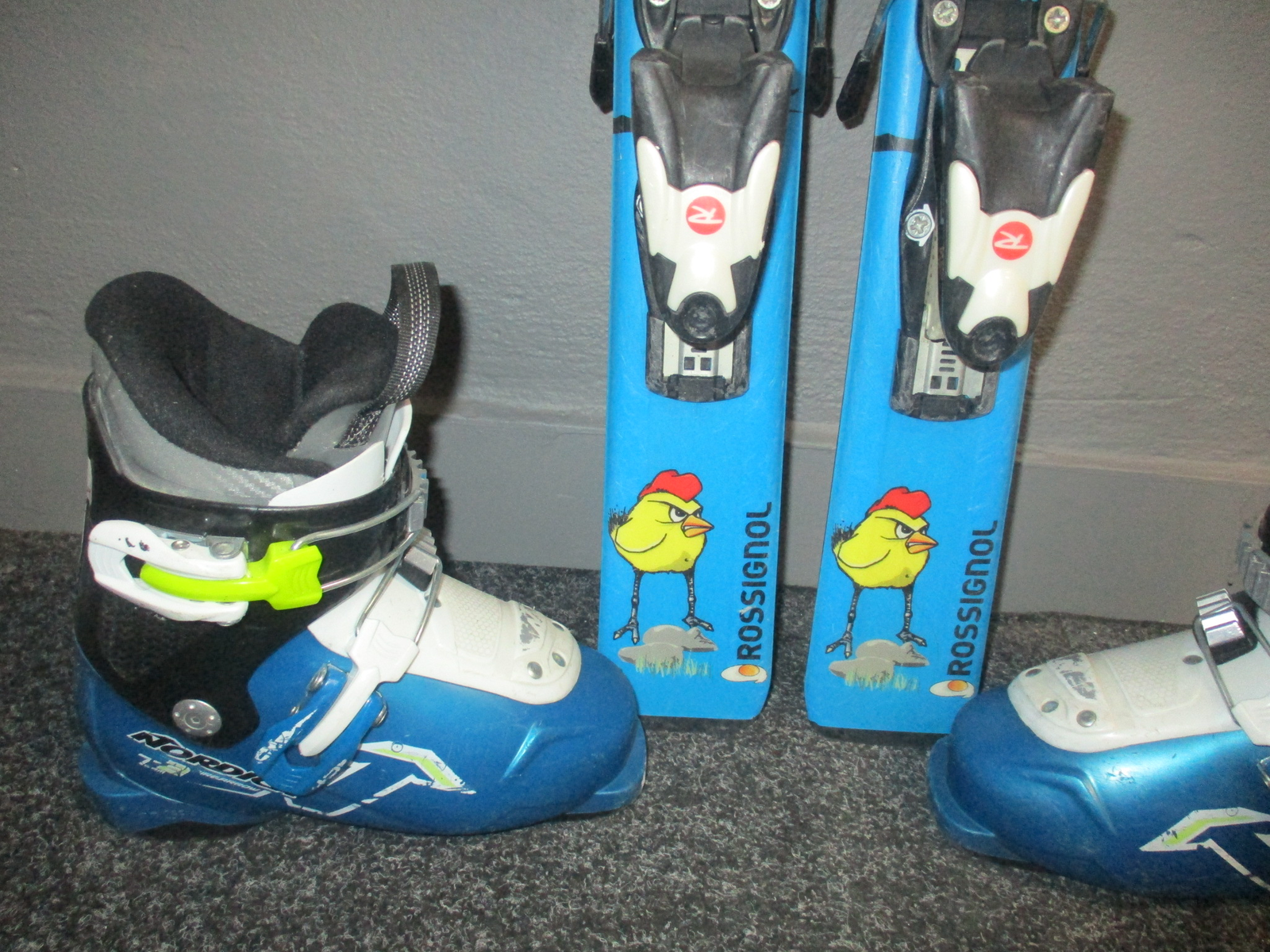 ROSSIGNOL ROOSTIE 93cm + Lyžáky 19cm