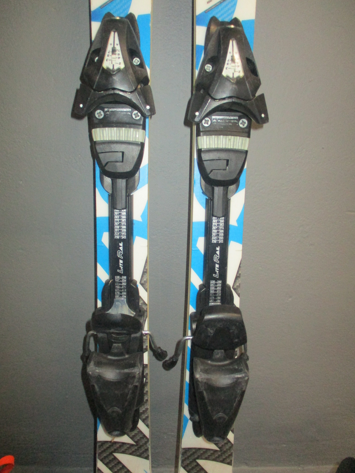 DYNASTAR TEAM PRO 135cm + Lyžáky 26,5cm