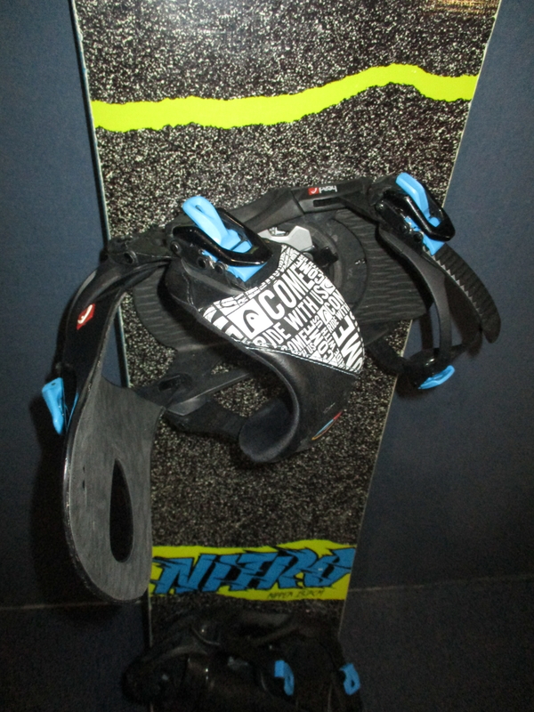 Snowboard NITRO RIPPER 137cm + viazanie, SUPER STAV