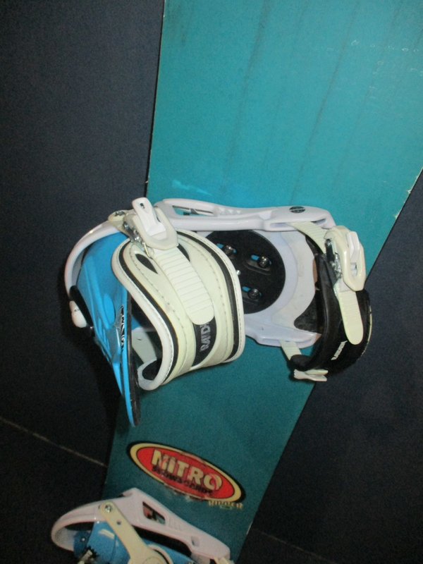 Snowboard NITRO RIPPER 142cm + viazanie, VÝBORNÝ STAV