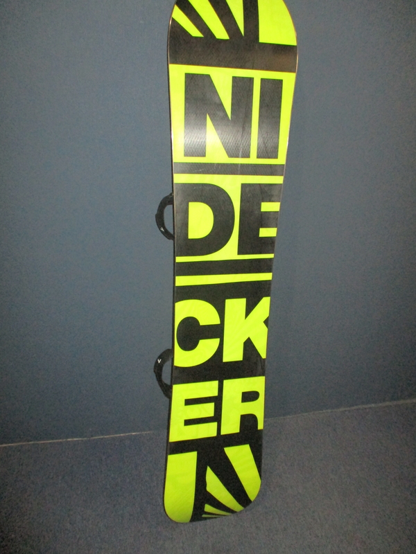 Snowboard NIDECKER PLAY 156cm + viazanie, SUPER STAV
