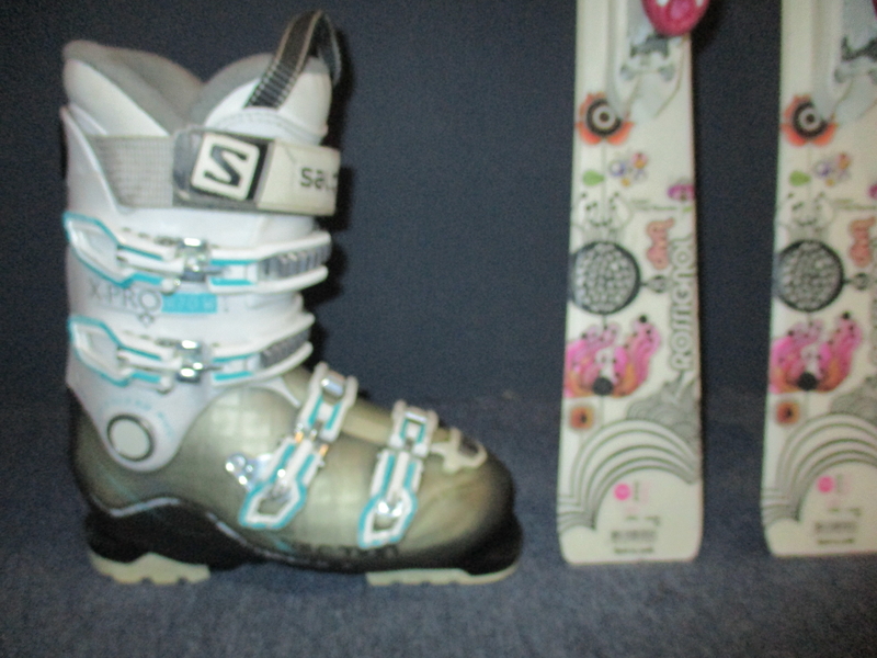 Juniorské lyže ROSSIGNOL DIVA 130cm + Lyžiarky 24,5cm, SUPER STAV